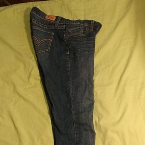 Women's Levi's Blue Jeans

528
Curvy Cut
 Size: 1M